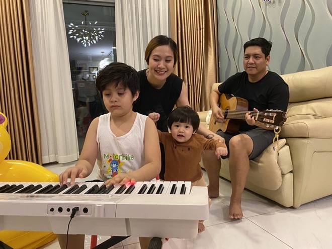 Con trai Duc Thinh bi trom dien thoai anh 3