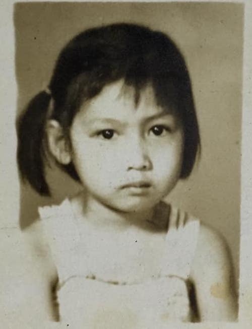 ảnh thời thơ ấu của Hiền Mai ảnh 2 anh thoi tho au cua Hien Mai anh 2