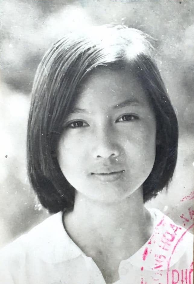 ảnh thời thơ ấu của Hiền Mai ảnh 3 anh thoi tho au cua Hien Mai anh 3