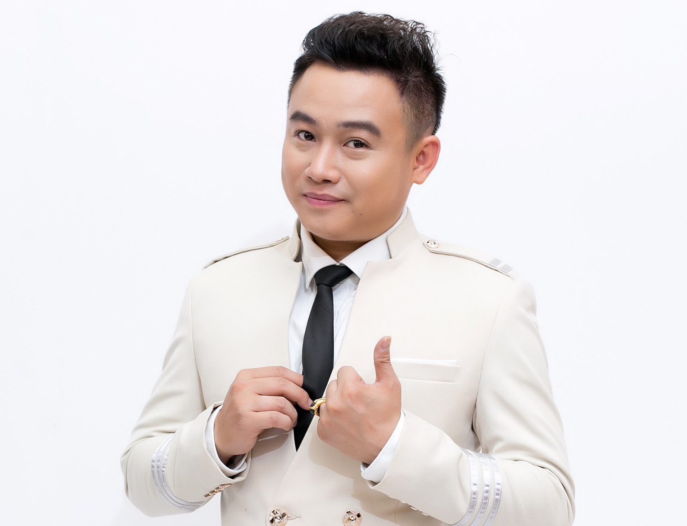 Huu Tin bac toc,  kiet suc khi vuong no nan anh 4