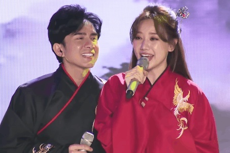 Dan Truong, Hari Won hat 'Ao mong tinh yeu' hinh anh