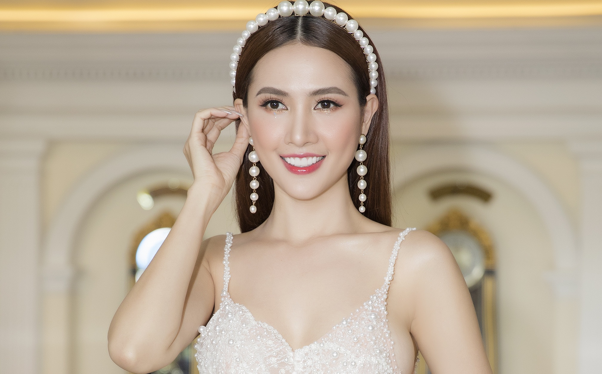 Phan Thi Mo gay tranh cai khi dam nhan vai Thuy Kieu thoi hien dai hinh anh