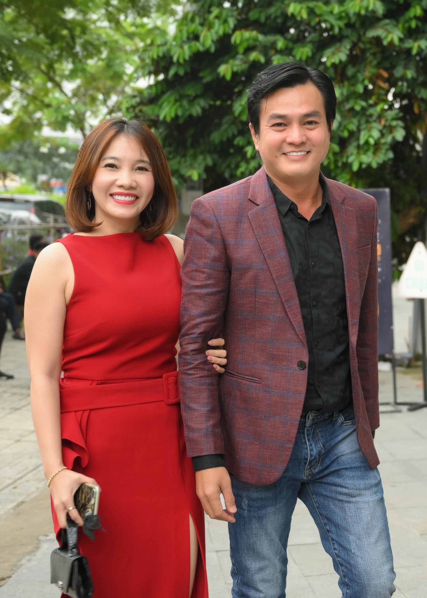 Ho Bich Tram dong canh nong voi Cao Minh Dat anh 5