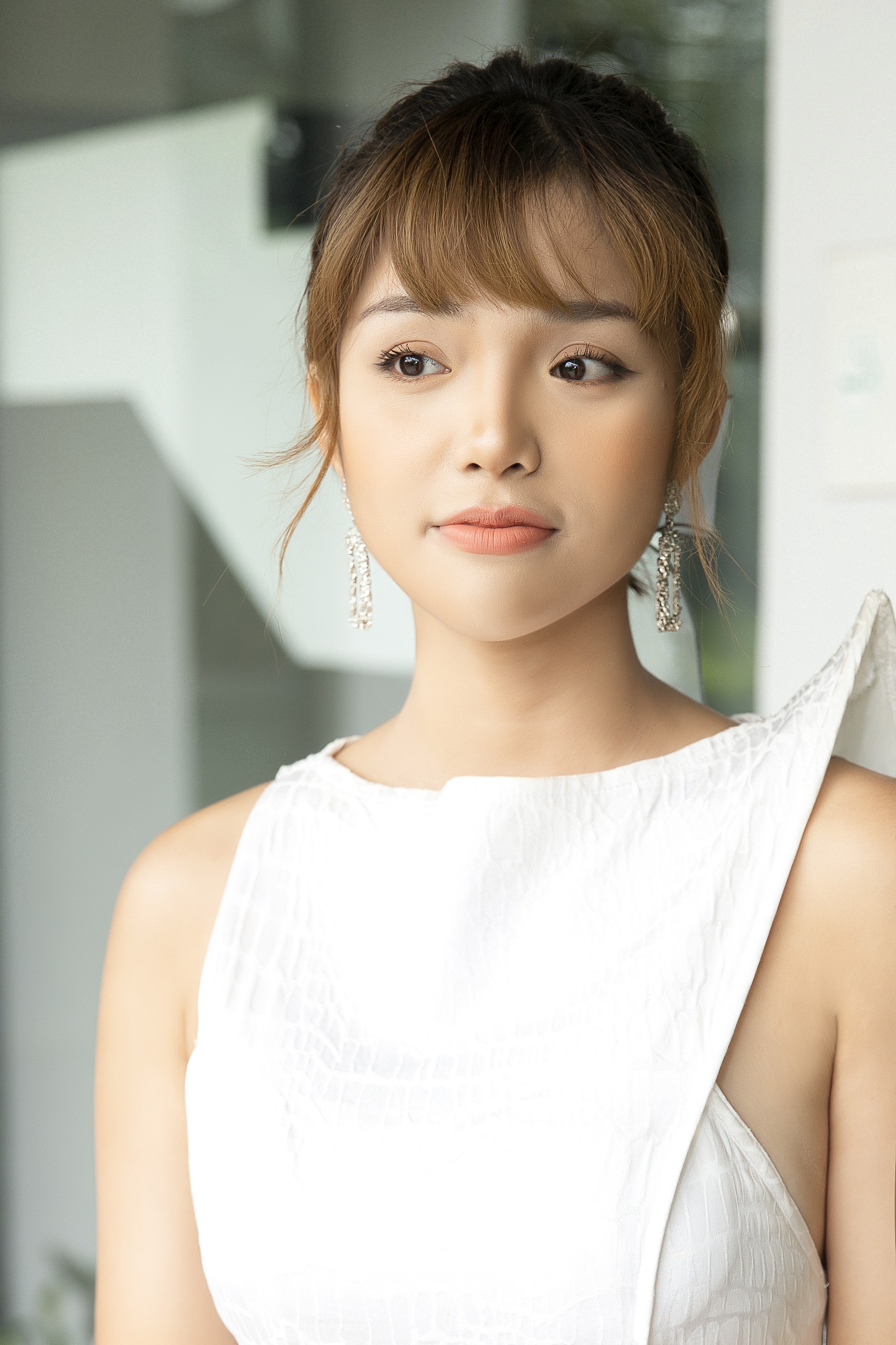 Ho Bich Tram dong canh nong voi Cao Minh Dat anh 9