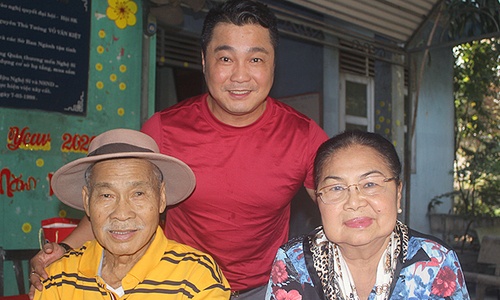 NSND Ly Huynh qua doi anh 1