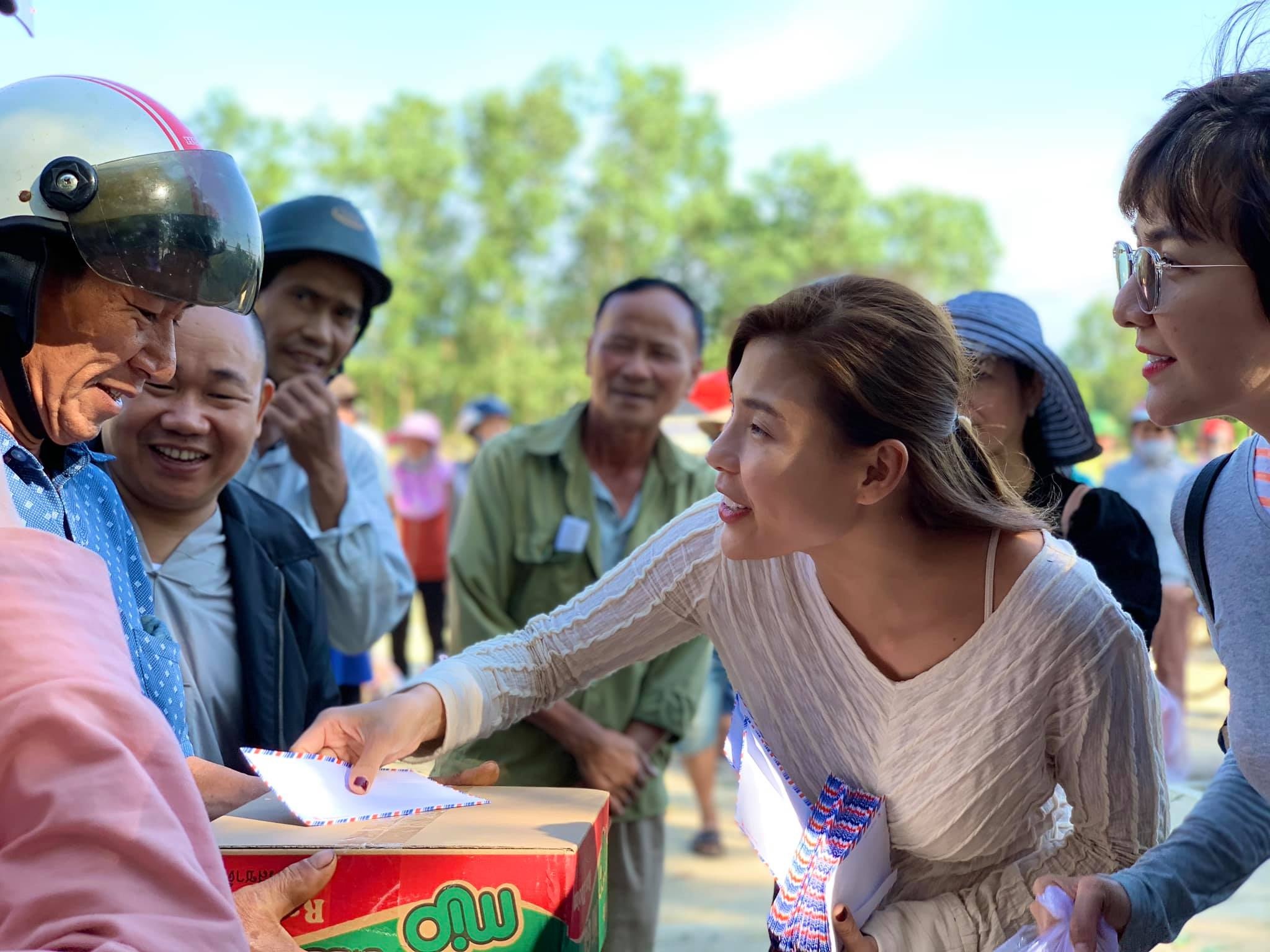 Thuy Diem bi chi trich lam mau khi di tu thien anh 1