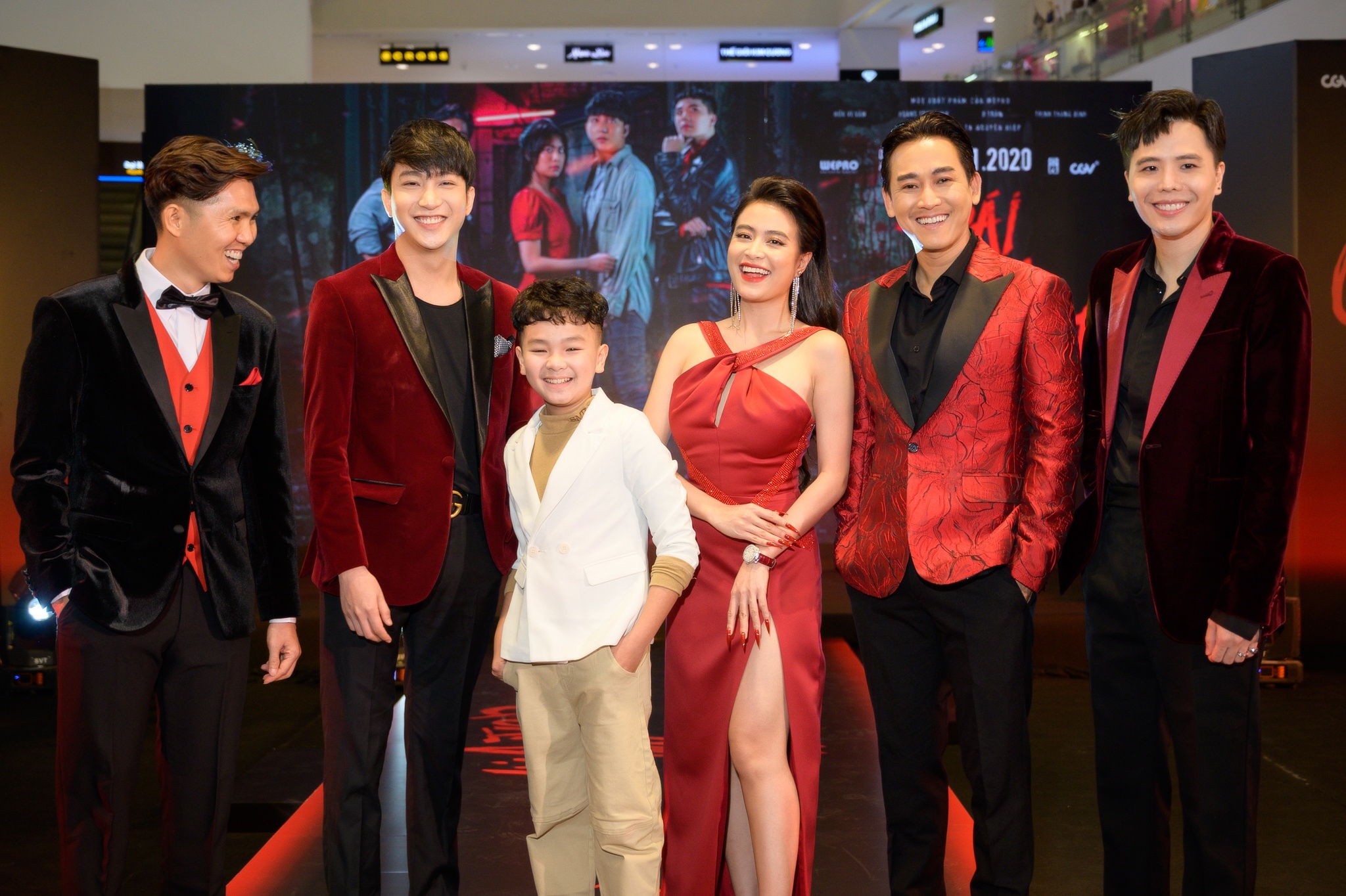 Hoang Thuy Linh Trai tim quai vat anh 1