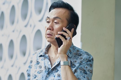 Chi Tai buc xuc bo ve sau khi phai cho 3 tieng trong show dien hinh anh