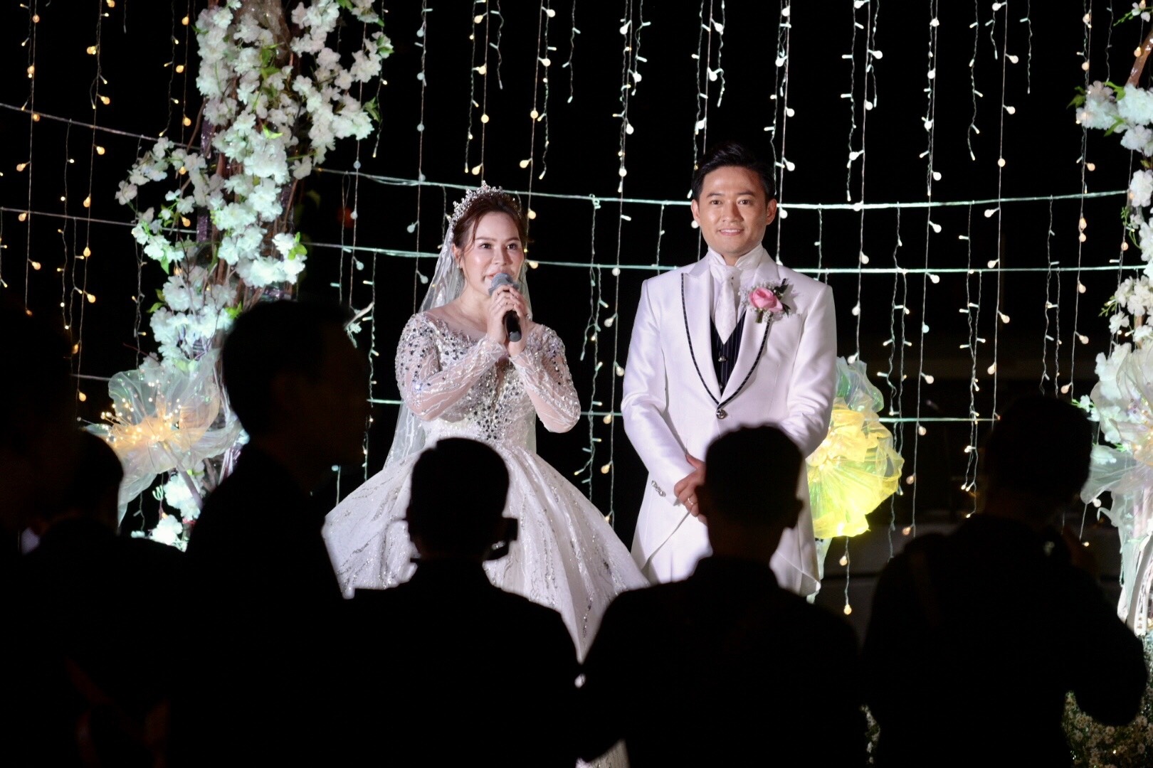 Dam cuoi Quy Binh anh 9