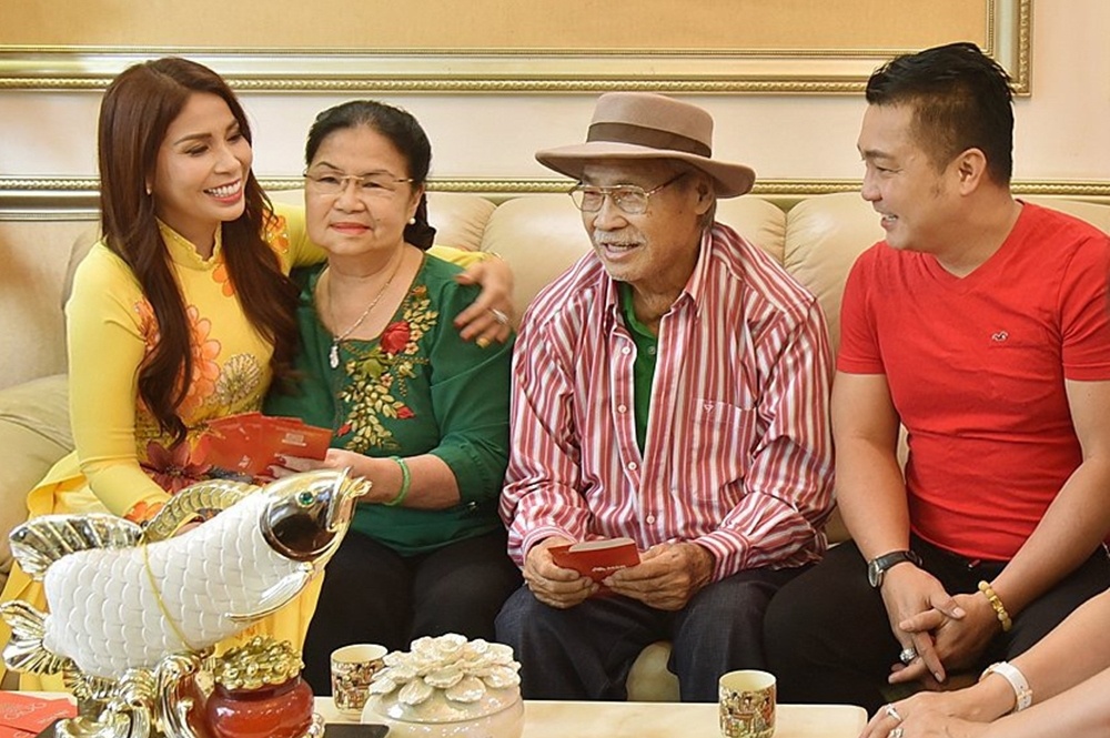 Gia dinh Thanh Loc va nhung gia toc noi tieng anh 11