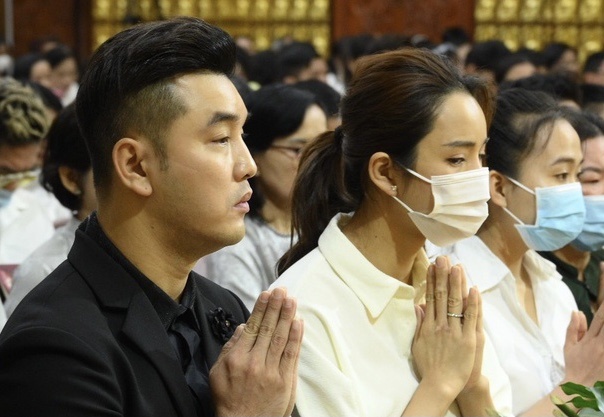 Ung Hoang Phuc, Viet Huong vieng Van Quang Long hinh anh