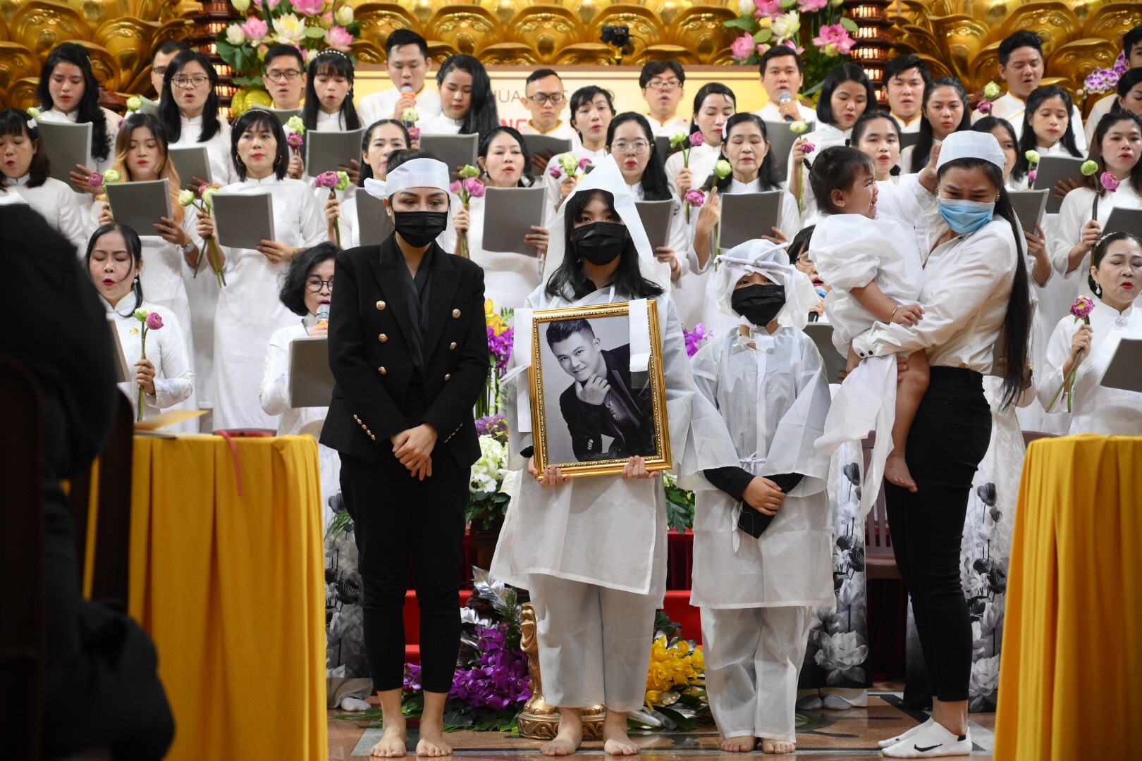 Le tang Van Quang Long anh 1