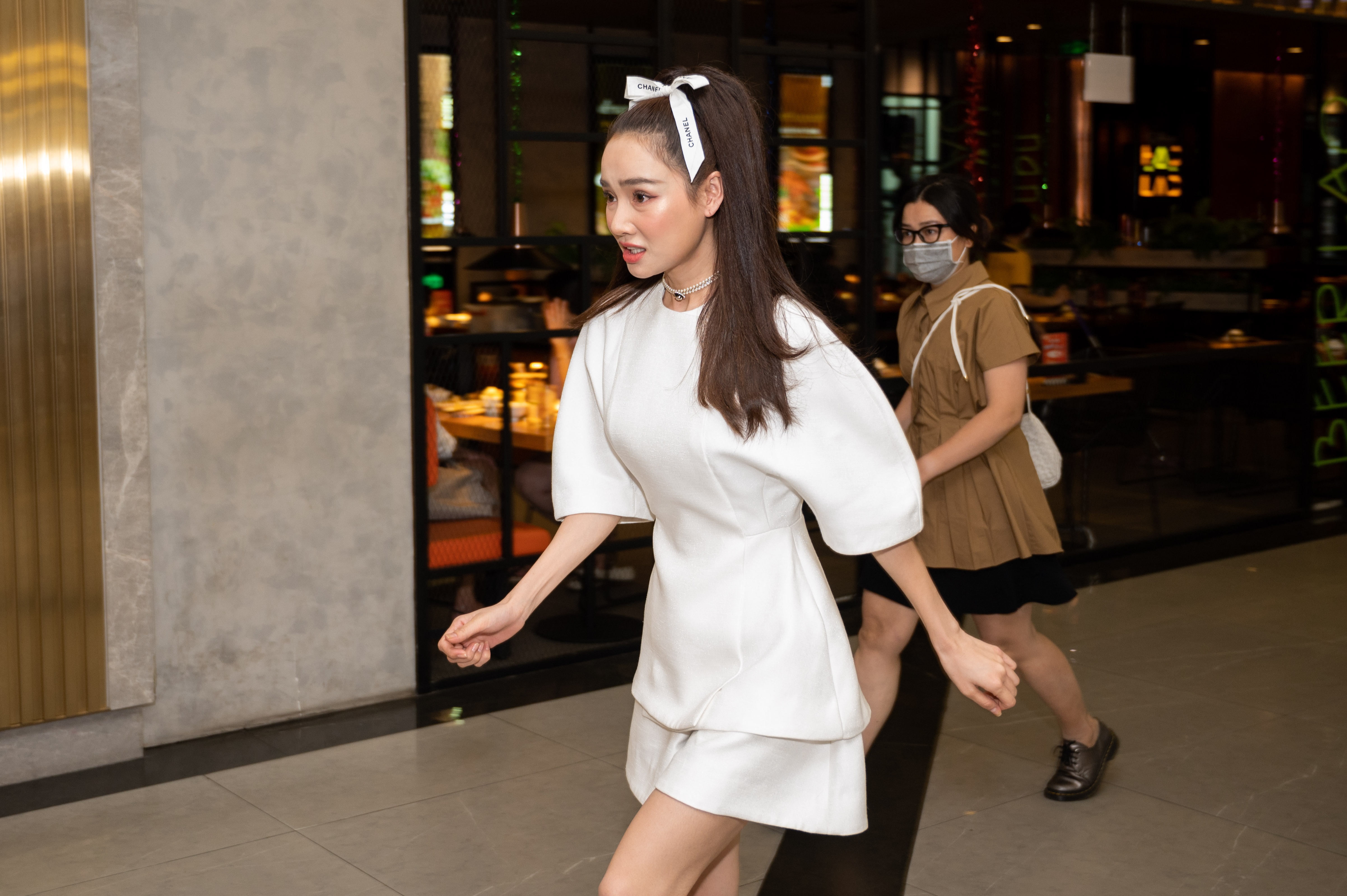 Nha Phuong ra mat phim Song song anh 2