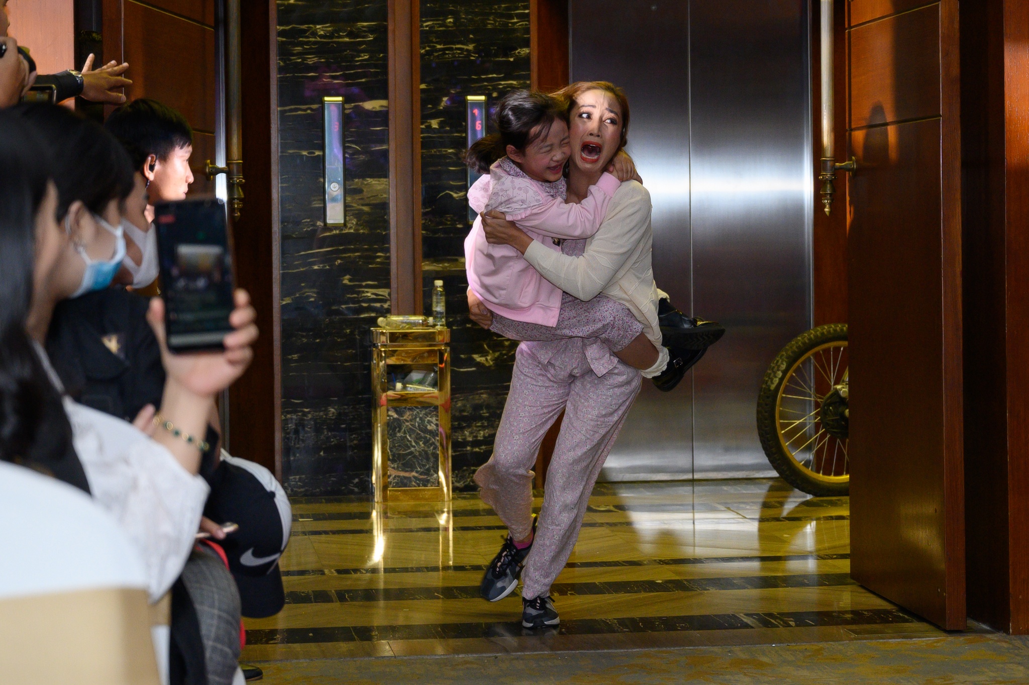 Ly Hai ra mat Lat mat: 48h anh 2