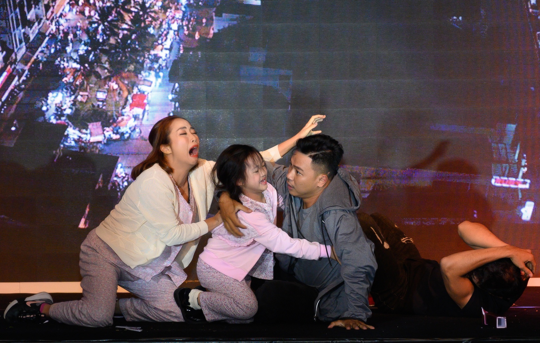 Ly Hai ra mat Lat mat: 48h anh 3