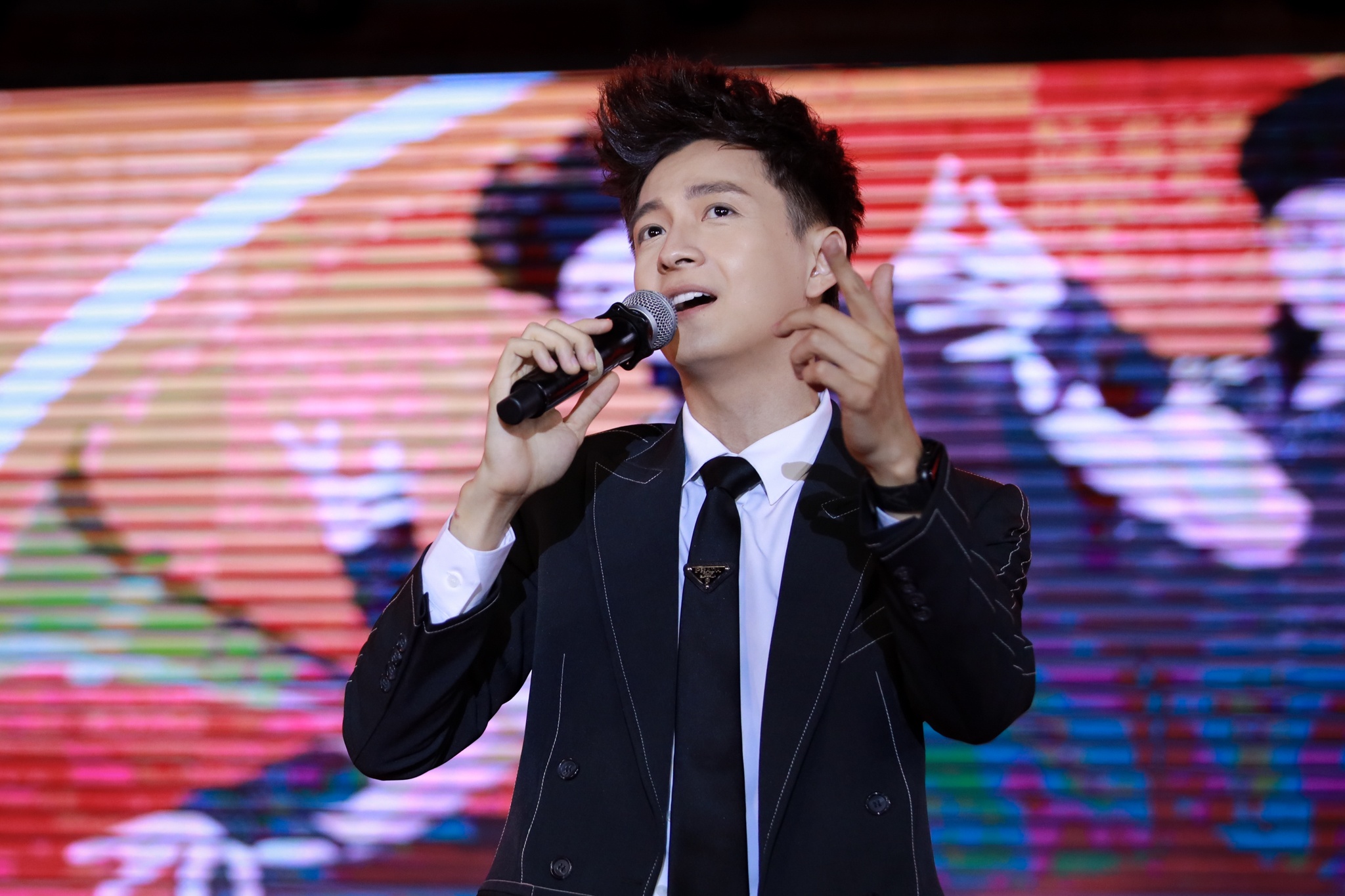 Ngô Kiến Huy kết hợp rapper ảnh 1 Ngo Kien Huy ket hop rapper anh 1
