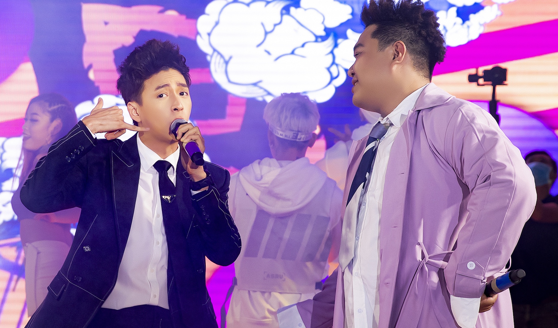 Ngo Kien Huy, Yuno Bigboi khuay dong san khau hinh anh