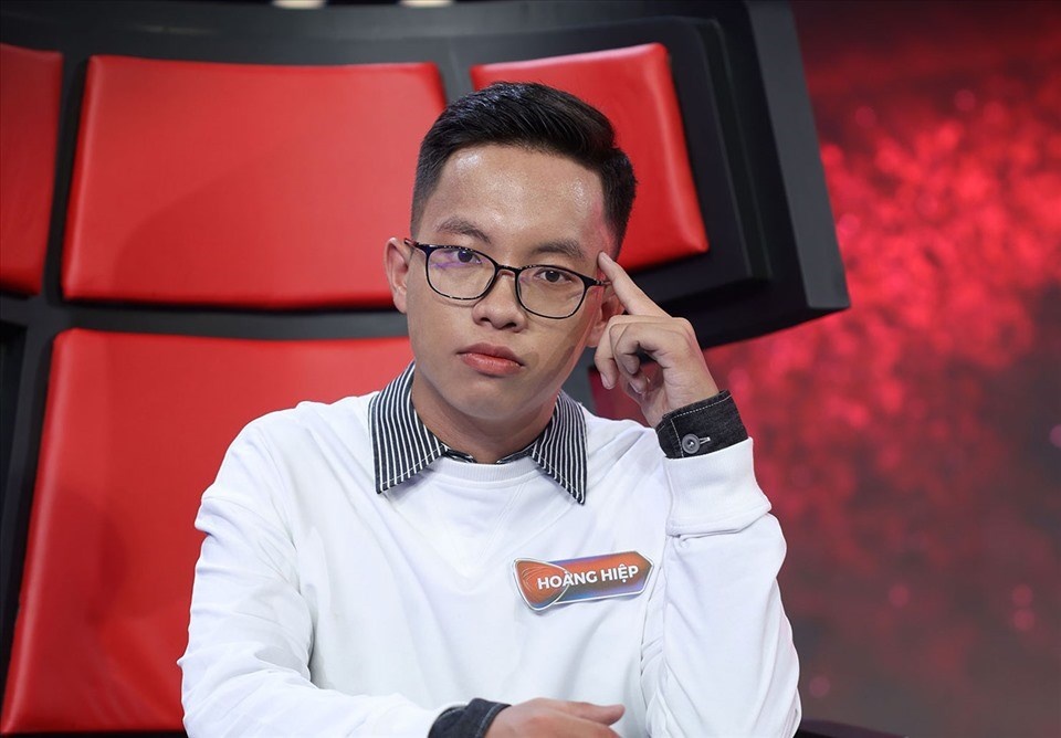 'Khong bat ngo khi chi Toc Tien danh gia toi thap hon doi thu' hinh anh