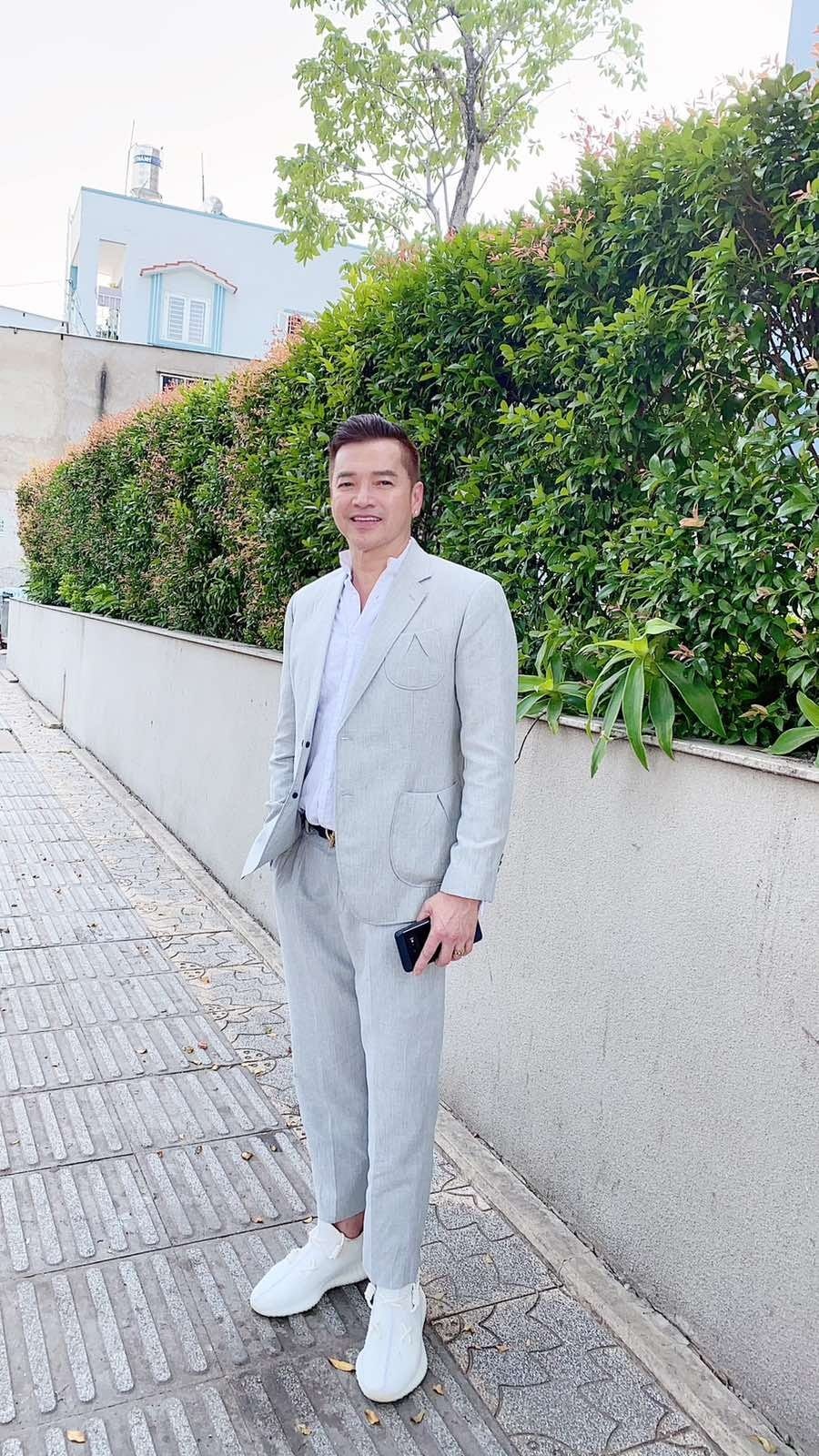 Quang Minh cach ly anh 2