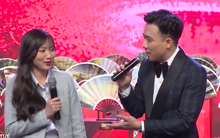 Tran Thanh khien thi sinh Sieu tri tue boi roi anh 3