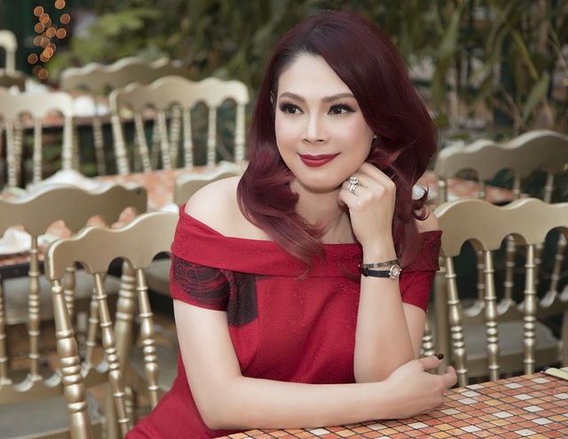 Thanh Thao: 'Chong lo lang khi toi dua hai con ve nuoc don Tet' hinh anh