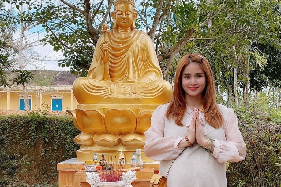 Sao Viet di le chua ngay dau nam hinh anh