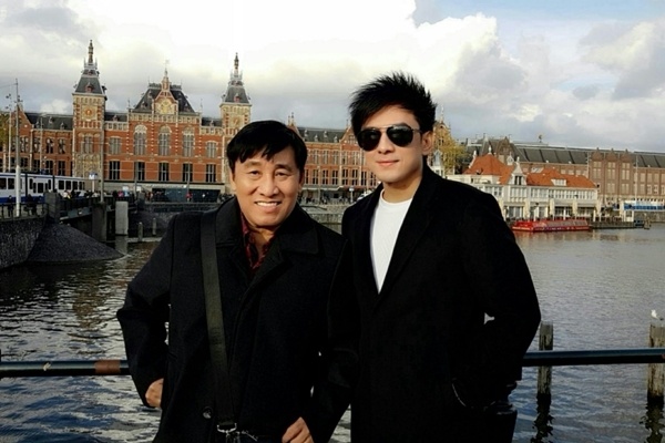 Dan Truong dien ngay Tet anh 1