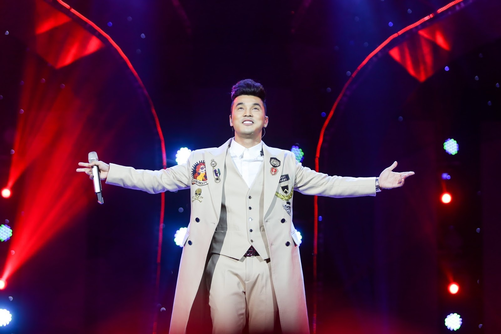 Dan Truong dien ngay Tet anh 3