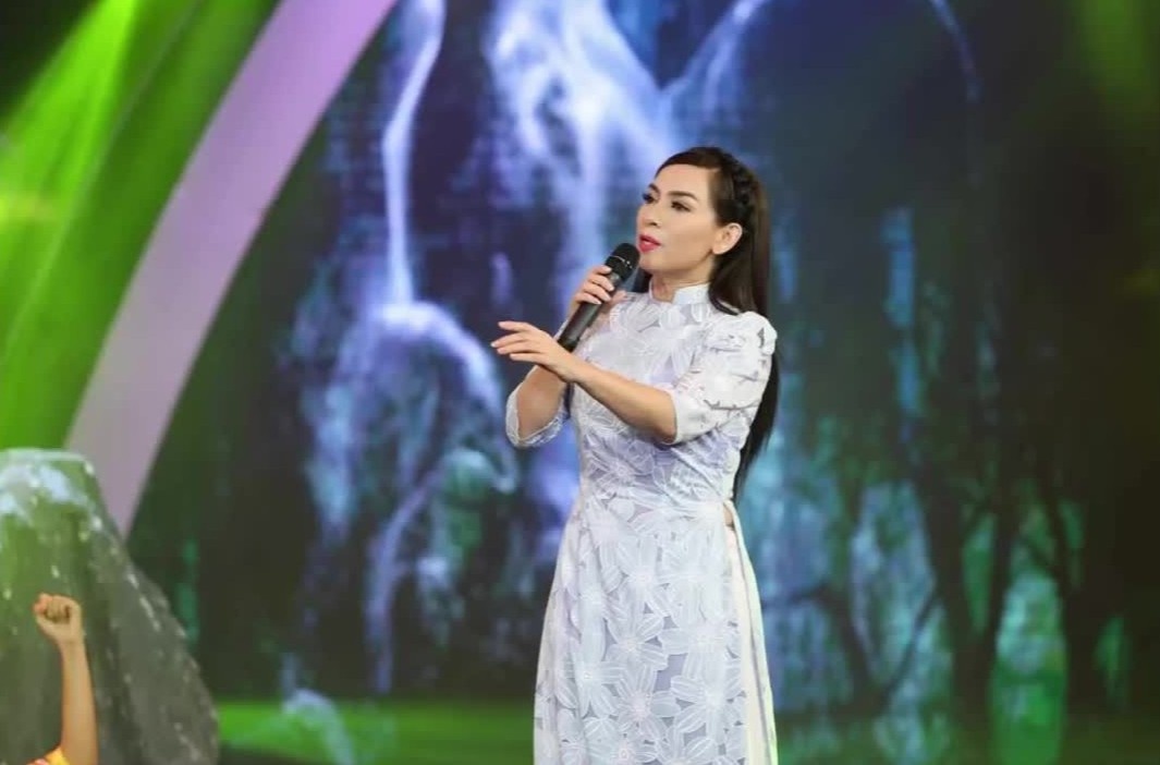 Dan Truong dien ngay Tet anh 2