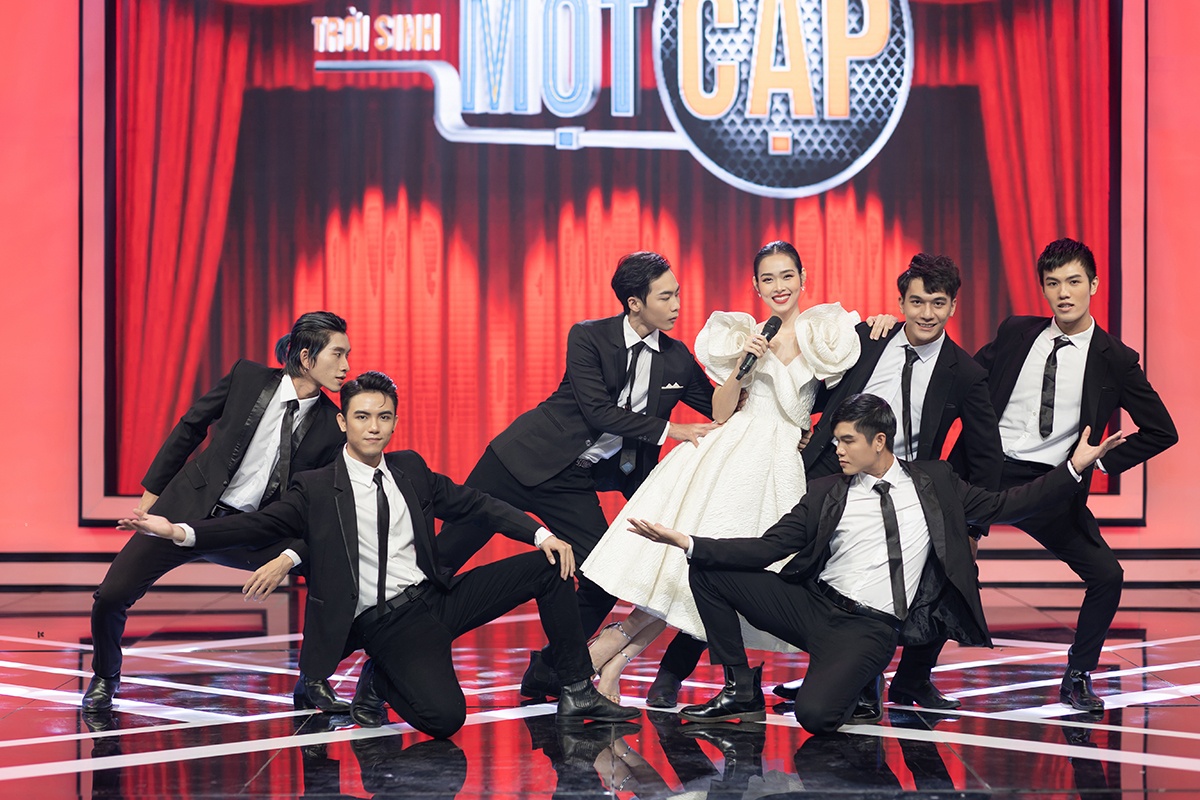 Diep Bao Ngoc lan dau ca hat anh 1