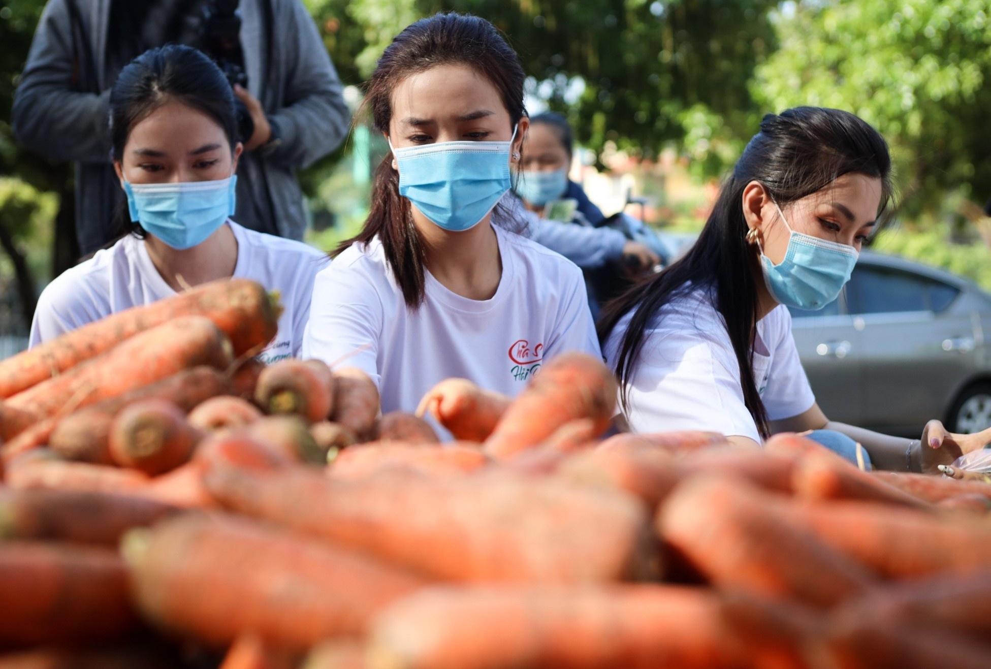 A hau Kieu Loan, Thuy An giai cuu 5 tan nong san giup ba con Hai Duong hinh anh