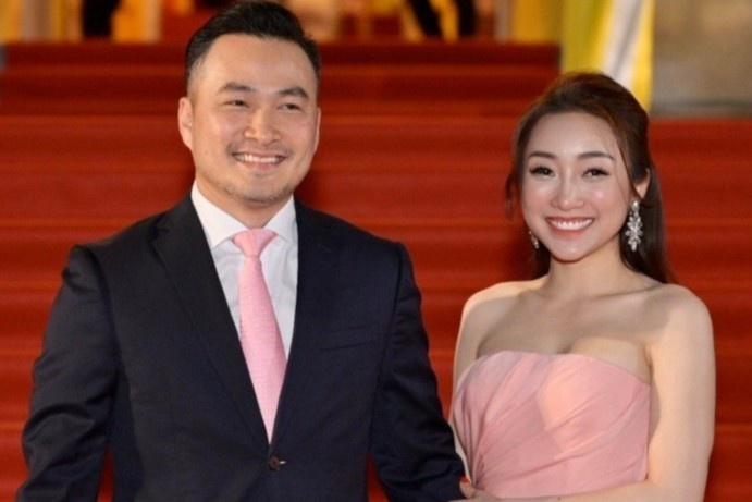 Chi Bao va ban gai dang ky ket hon hinh anh