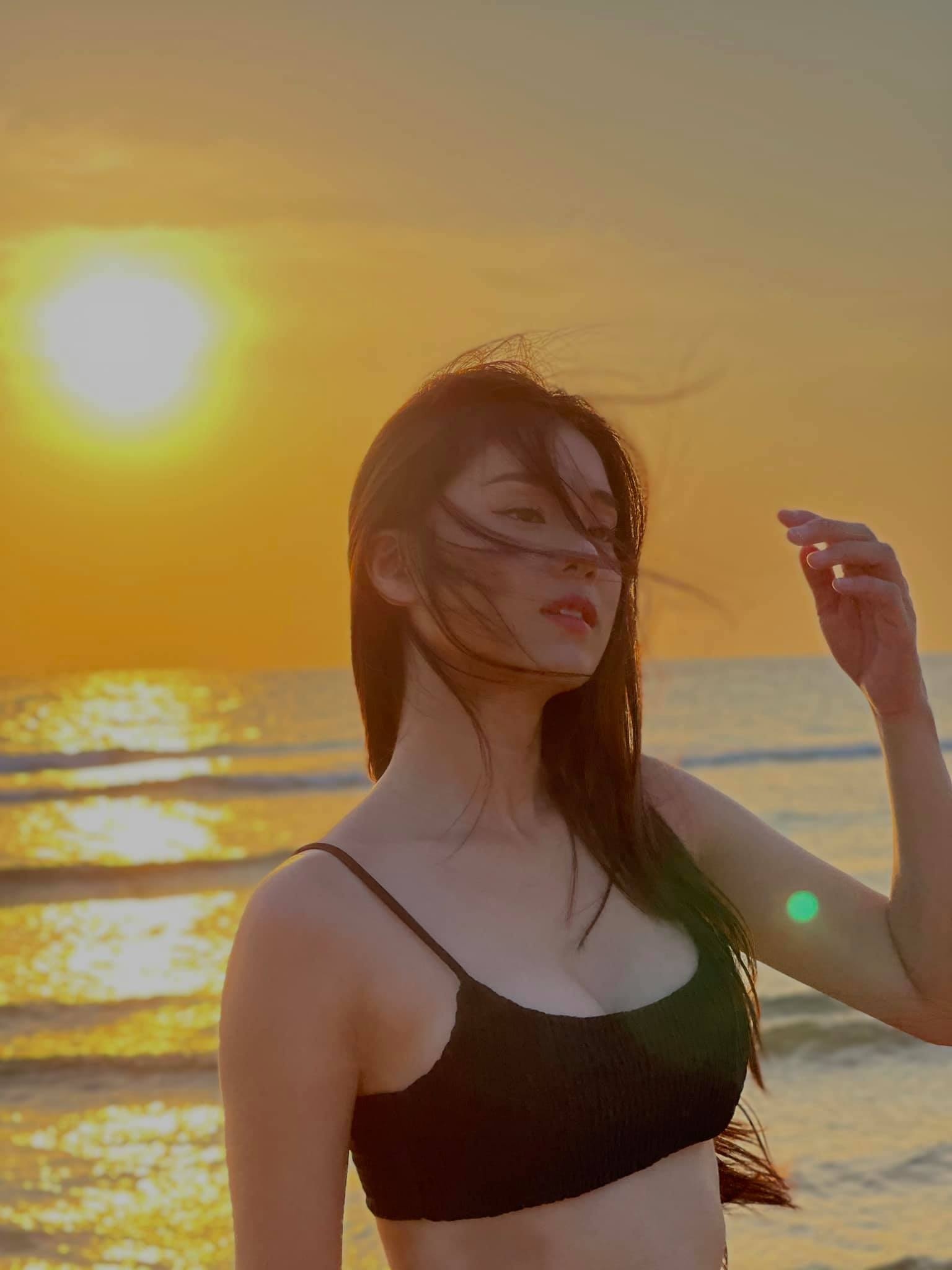 Hoang Yen Chinbi mac bikini anh 1