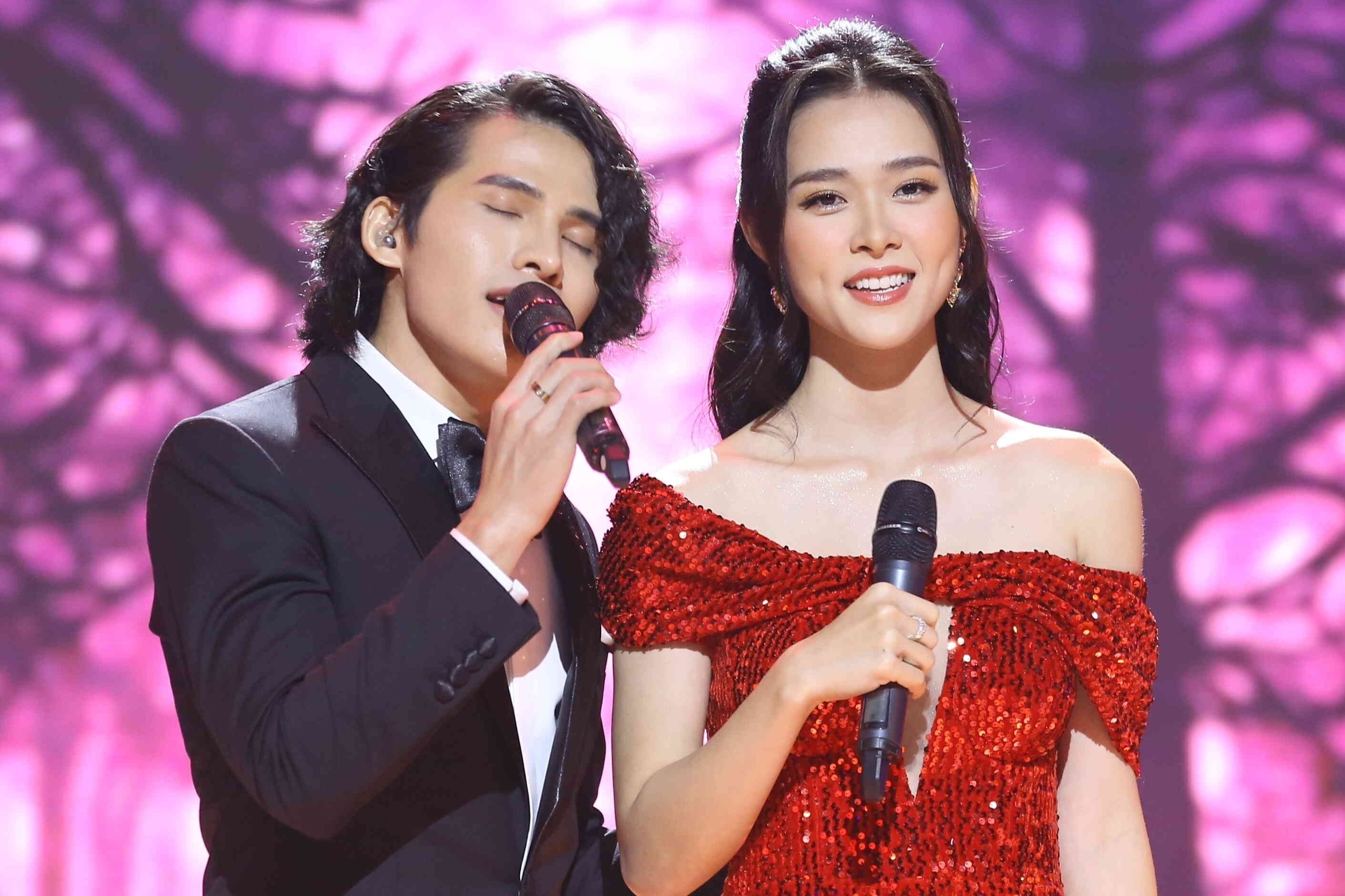 Diep Bao Ngoc lung tung, chon ca khuc khong phu hop hinh anh