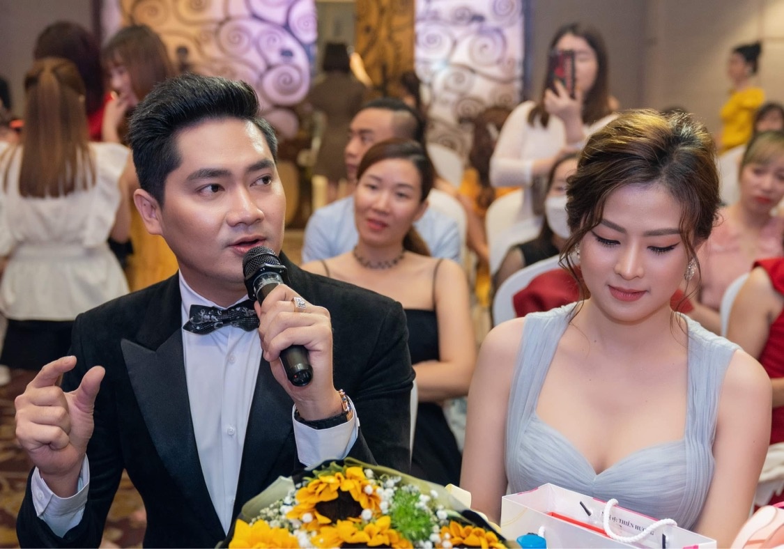 Thien Huong: 'Cha me mong le cuoi cua toi va anh Minh Luan' hinh anh