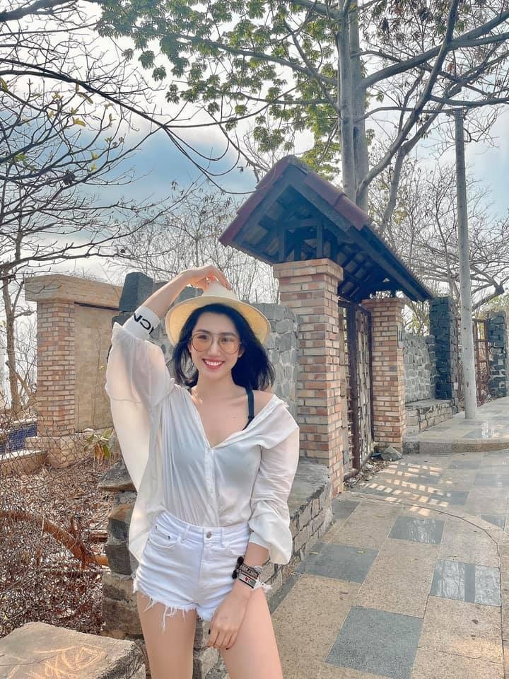 Thuy Ngan don tuoi 30 anh 10