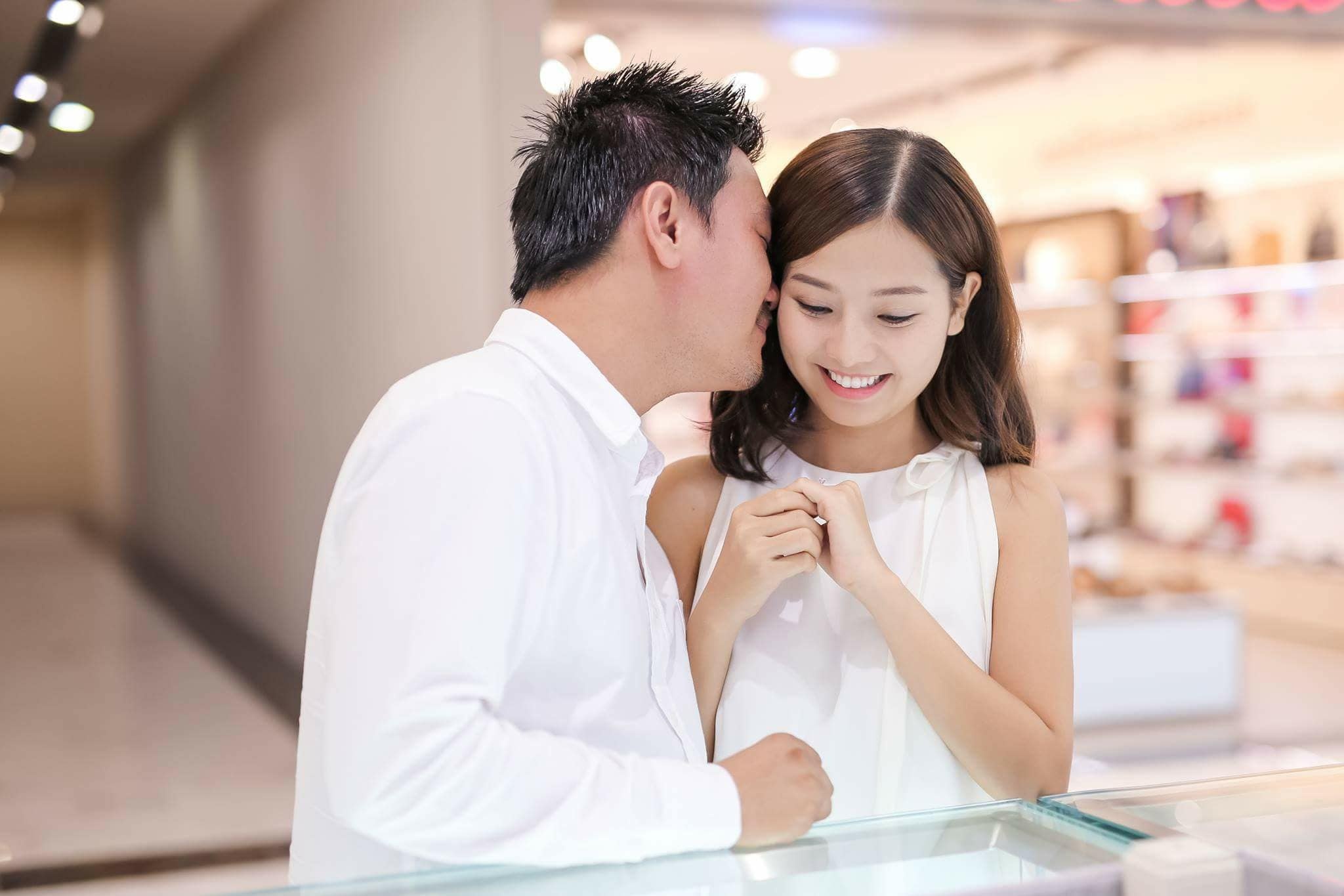 Khanh Hien ket hon voi chong dao dien anh 1