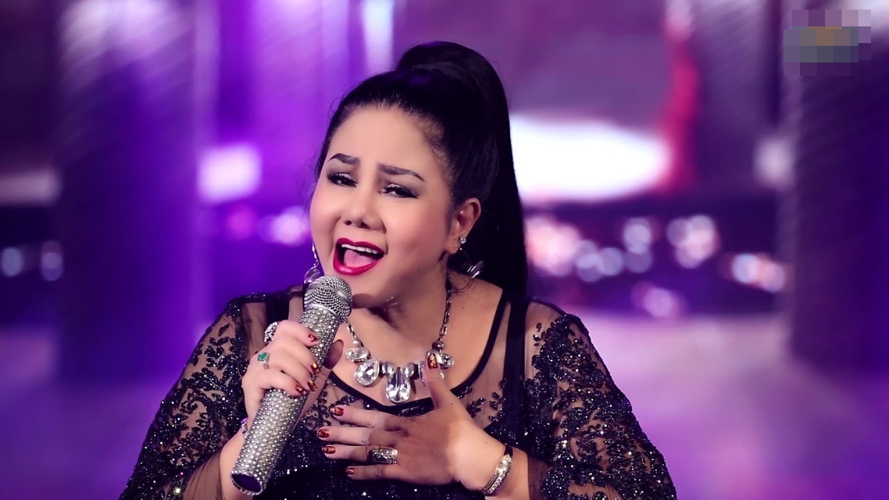 Ngọc Ánh đem cả xâu vàng đi diễn ảnh 1 Ngoc Anh dem ca xau vang di dien anh 1