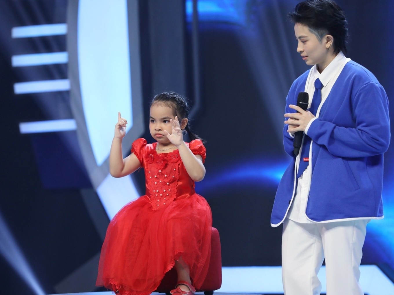 Be gai 5 tuoi tinh nham nhanh khien Tran Thanh ne phuc hinh anh