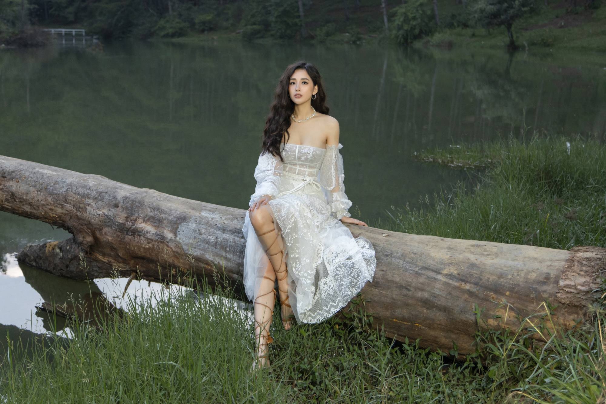 sao Viet lam gi trong ngay nghi le anh 1