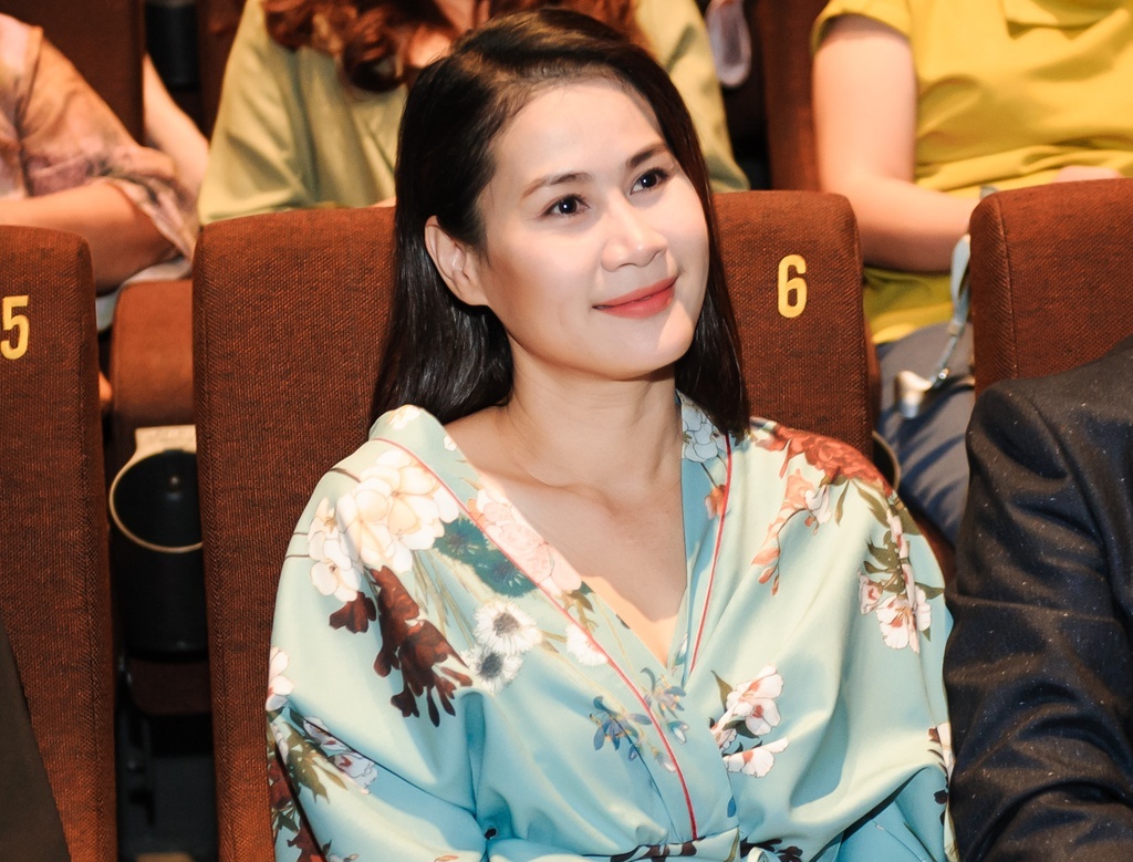 Than Thuy Ha buc xuc khi bi to giat vai anh 1