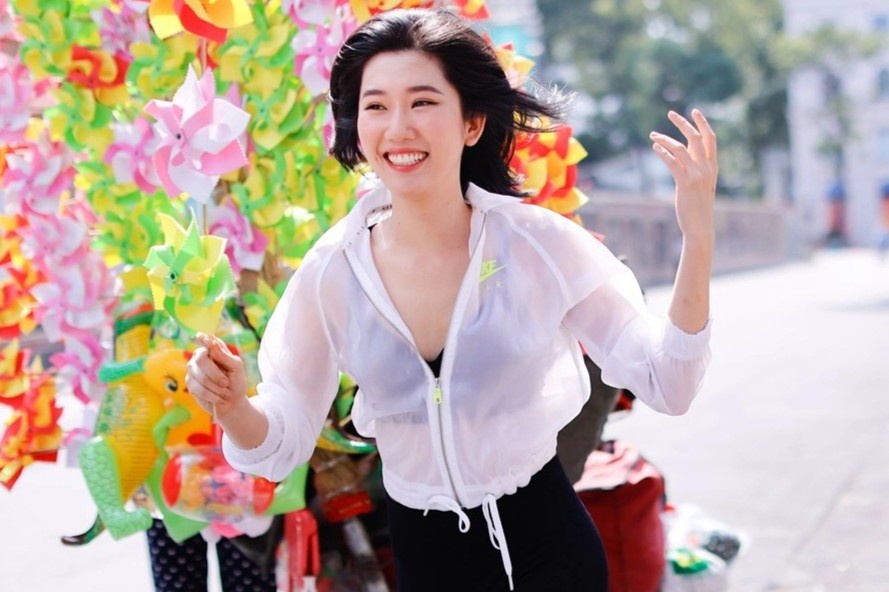 Thuy Ngan tham gia Running Man mua hai hinh anh