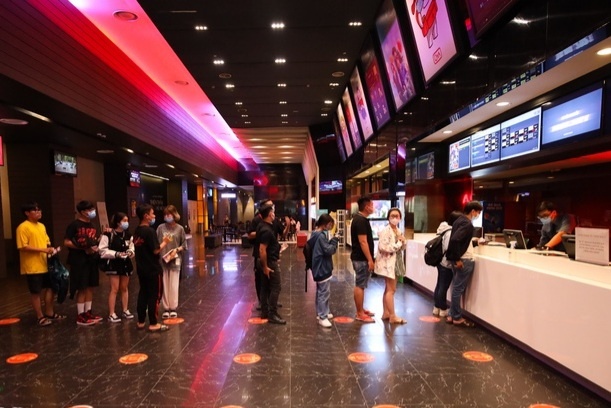 Cac cum rap phim keu cuu truoc nguy co pha san hinh anh