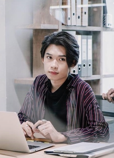 dien vien phu noi tieng anh 10