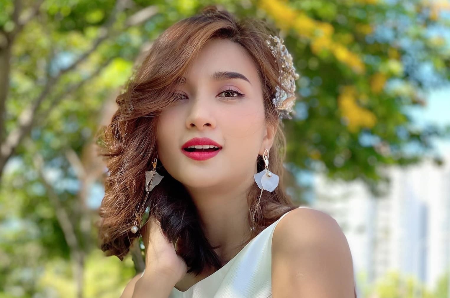 Kim Tuyen: 'Guong mat co nhieu nep nhan, toi van thay hanh phuc' hinh anh