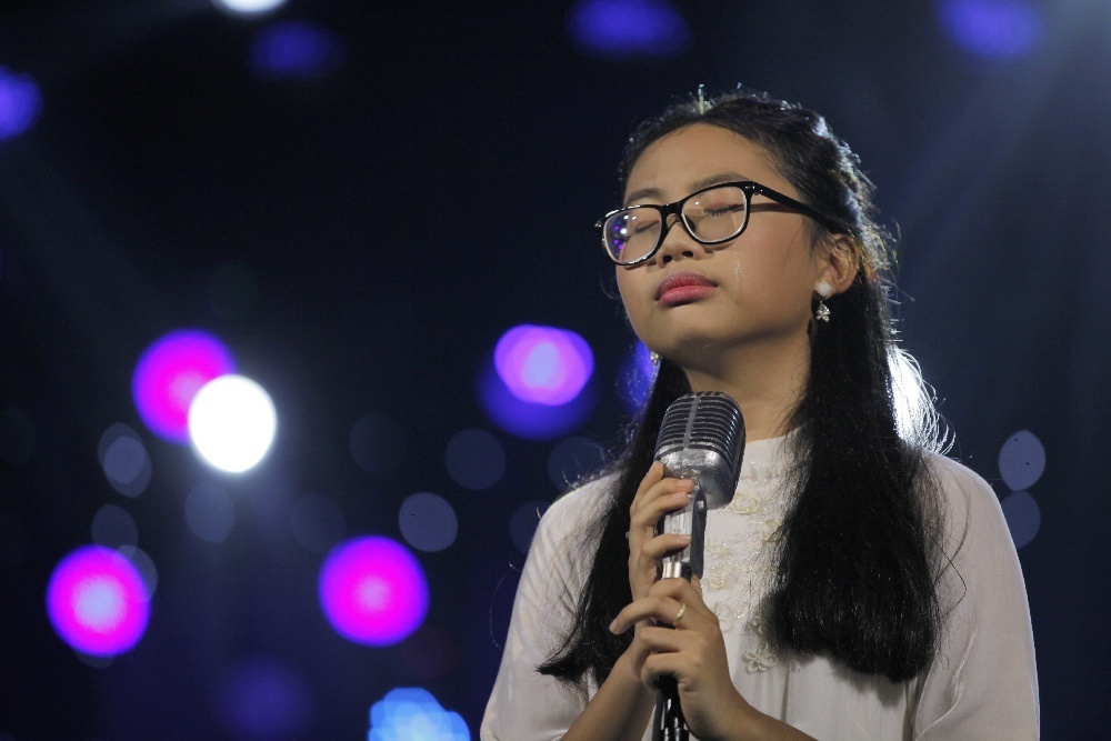 Phuong My Chi xin loi anh 1