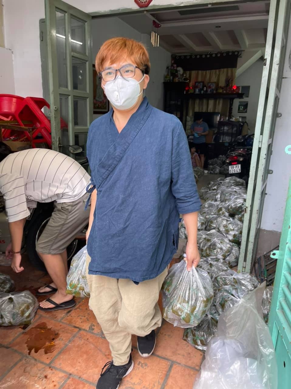 Việt Hương và nghệ sĩ từ thiện ảnh 3 Viet Huong va nghe si tu thien anh 3