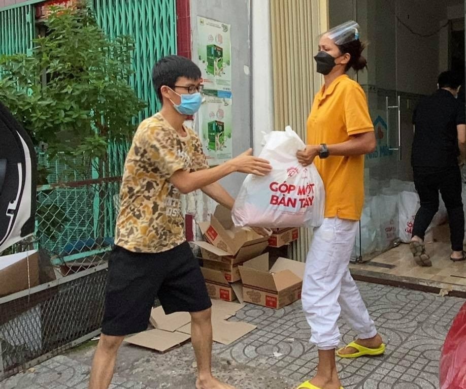 H'Hen Nie lam tinh nguyen vien anh 1