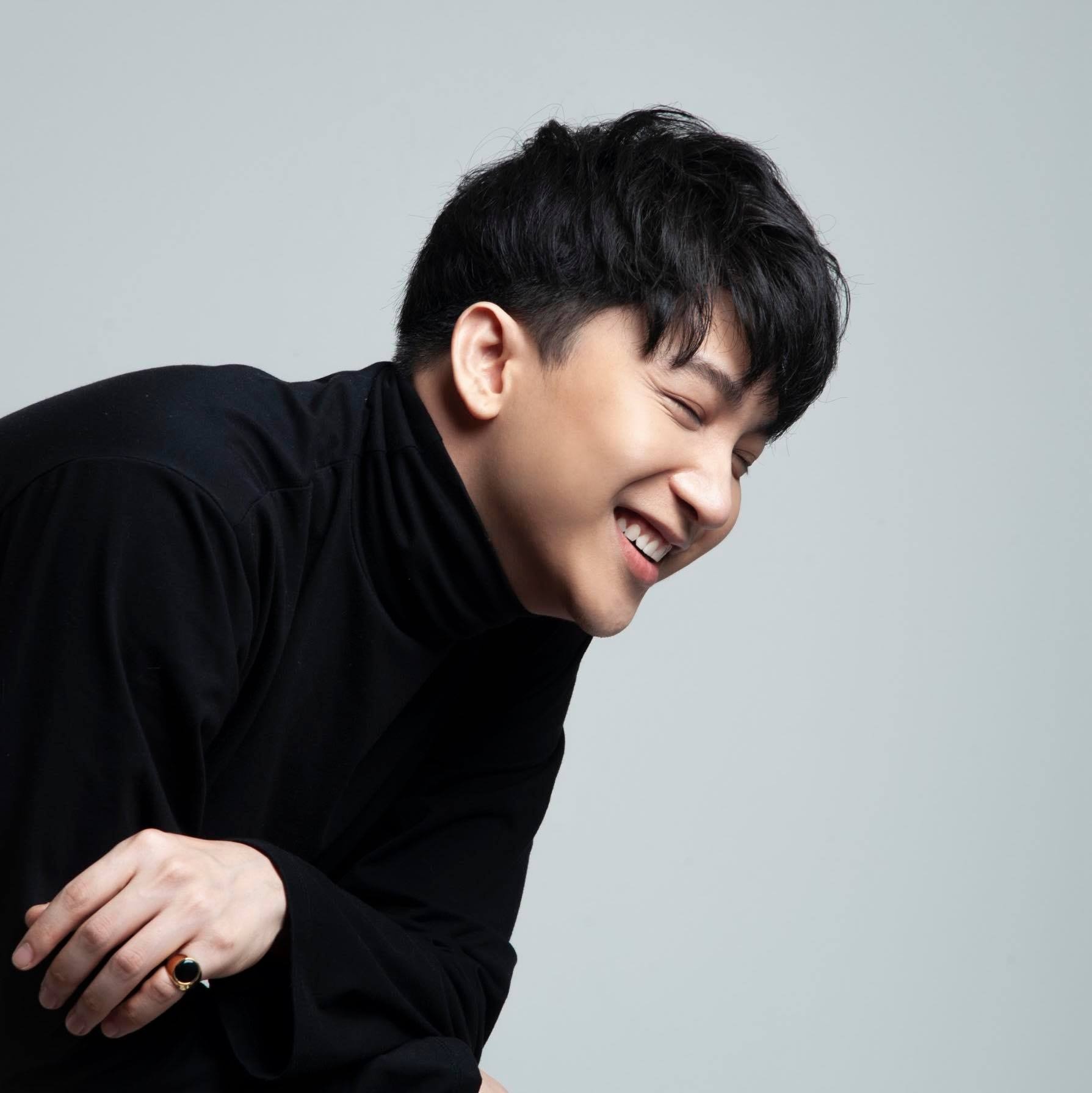 B Tran tu choi canh hon Thuy Ngan anh 2