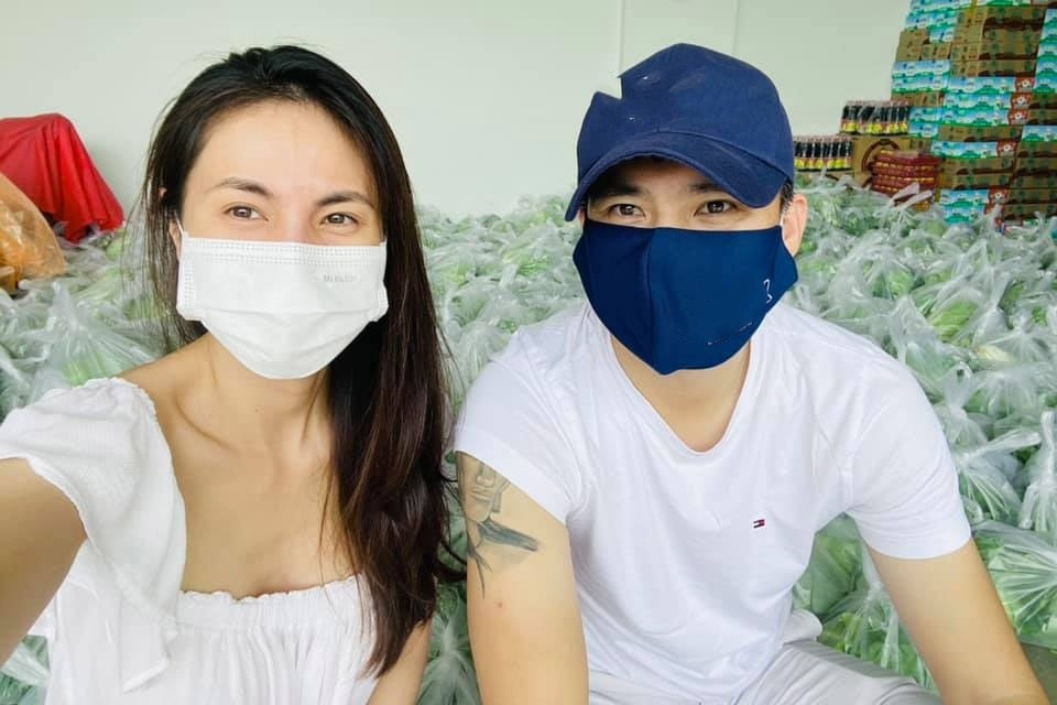 Thuy Tien noi gi khi bi to nhan vo 100 tan gao tiep te cho TP.HCM? hinh anh